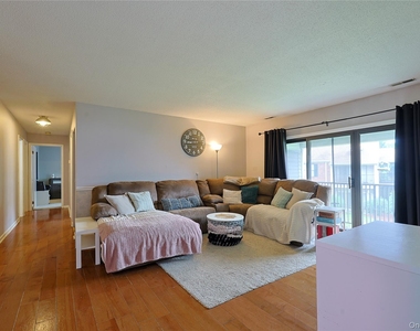 3 Brook Drive - Photo Thumbnail 3