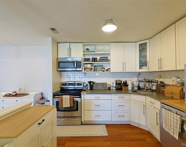 3 Brook Drive - Photo Thumbnail 6