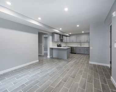 126 Innis Avenue - Photo Thumbnail 3
