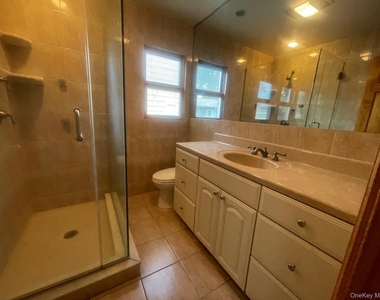 1760 Slocum Street - Photo Thumbnail 6