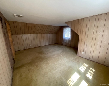 1760 Slocum Street - Photo Thumbnail 8