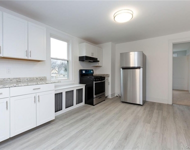 167 Brook Street - Photo Thumbnail 5