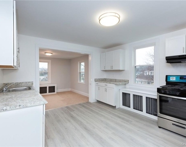 167 Brook Street - Photo Thumbnail 6