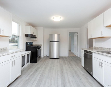 167 Brook Street - Photo Thumbnail 3