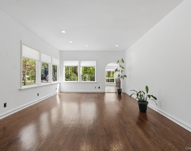 19 Frost Creek Drive - Photo Thumbnail 7