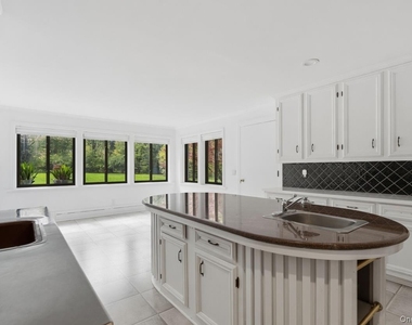 19 Frost Creek Drive - Photo Thumbnail 8