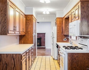 11 Hillside Place - Photo Thumbnail 5