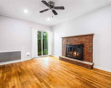 11 Hillside Place - Photo Thumbnail 4