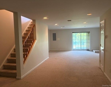 1403 Scarborough Drive - Photo Thumbnail 24