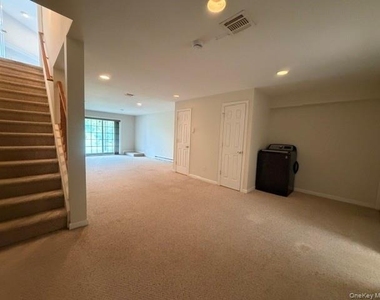 1403 Scarborough Drive - Photo Thumbnail 22