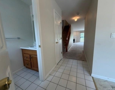 1403 Scarborough Drive - Photo Thumbnail 2