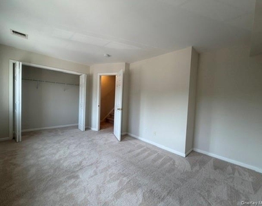 1403 Scarborough Drive - Photo Thumbnail 21