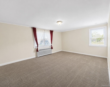 31 Maple Avenue - Photo Thumbnail 5