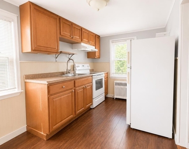 31 Maple Avenue - Photo Thumbnail 4