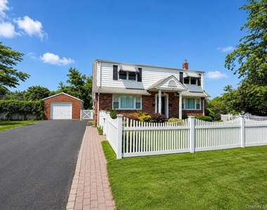 31 Maple Avenue - Photo Thumbnail 1
