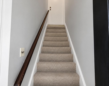 31 Maple Avenue - Photo Thumbnail 2