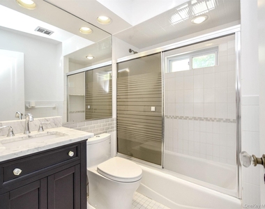 121 Hillcrest Avenue - Photo Thumbnail 21