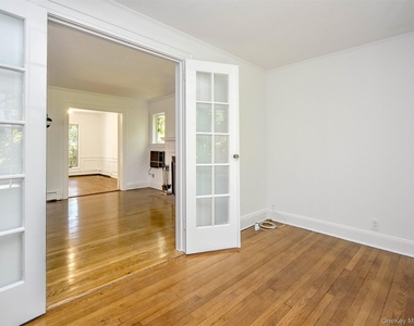 121 Hillcrest Avenue - Photo Thumbnail 6