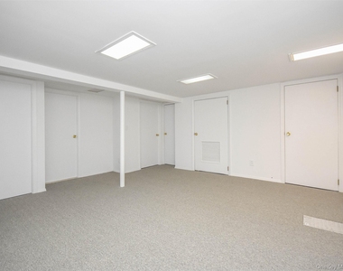 121 Hillcrest Avenue - Photo Thumbnail 28