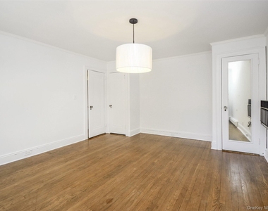 121 Hillcrest Avenue - Photo Thumbnail 24