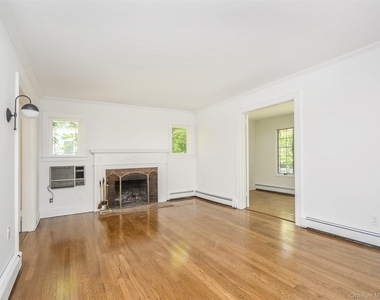 121 Hillcrest Avenue - Photo Thumbnail 5