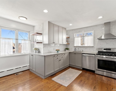 9 Rutgers Place - Photo Thumbnail 12