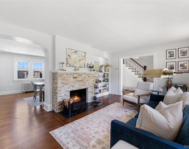9 Rutgers Place - Photo Thumbnail 4