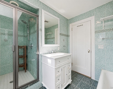 53 Mowbray Avenue - Photo Thumbnail 14