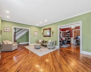 53 Mowbray Avenue - Photo Thumbnail 8
