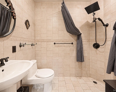 53 Mowbray Avenue - Photo Thumbnail 11