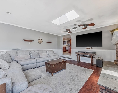 53 Mowbray Avenue - Photo Thumbnail 6