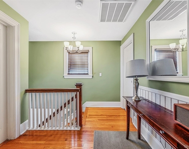 53 Mowbray Avenue - Photo Thumbnail 12