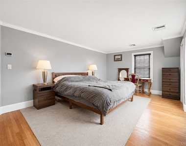 53 Mowbray Avenue - Photo Thumbnail 13