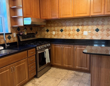 27 Upland Road - Photo Thumbnail 8