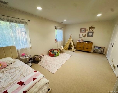 18 Wimbledon Drive - Photo Thumbnail 16