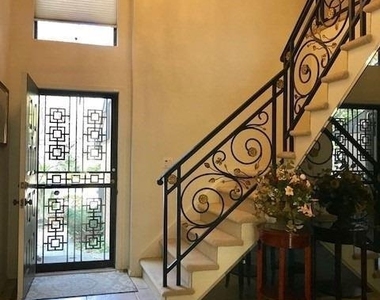18 Wimbledon Drive - Photo Thumbnail 1