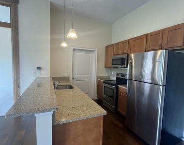 256 Broadway - Photo Thumbnail 6
