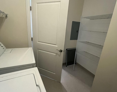 256 Broadway - Photo Thumbnail 5