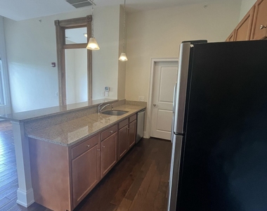 256 Broadway - Photo Thumbnail 7