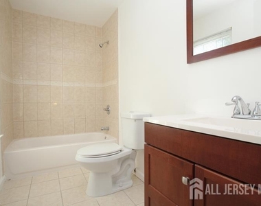 2 Wyndham Way - Photo Thumbnail 17