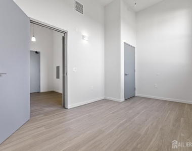 226 New Brunswick Avenue - Photo Thumbnail 9