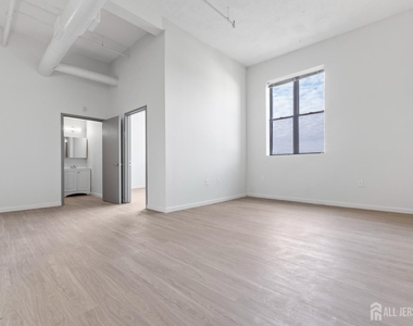 226 New Brunswick Avenue - Photo Thumbnail 6