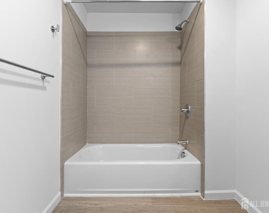 226 New Brunswick Avenue - Photo Thumbnail 8
