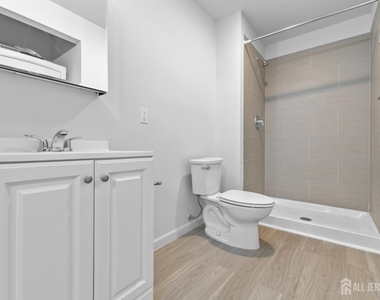 226 New Brunswick Avenue - Photo Thumbnail 10
