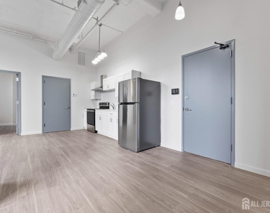 226 New Brunswick Avenue - Photo Thumbnail 4