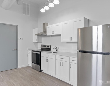 226 New Brunswick Avenue - Photo Thumbnail 2