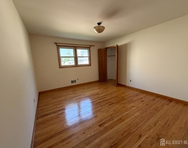 830 2nd Street - Photo Thumbnail 14