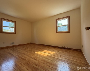 830 2nd Street - Photo Thumbnail 2