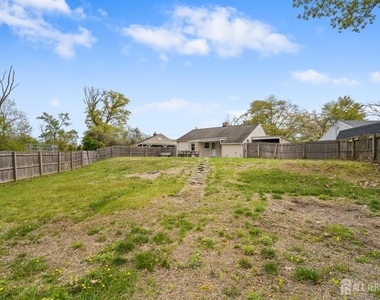 49 Louis Avenue - Photo Thumbnail 14