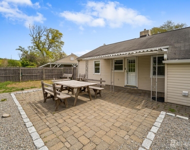 49 Louis Avenue - Photo Thumbnail 12
